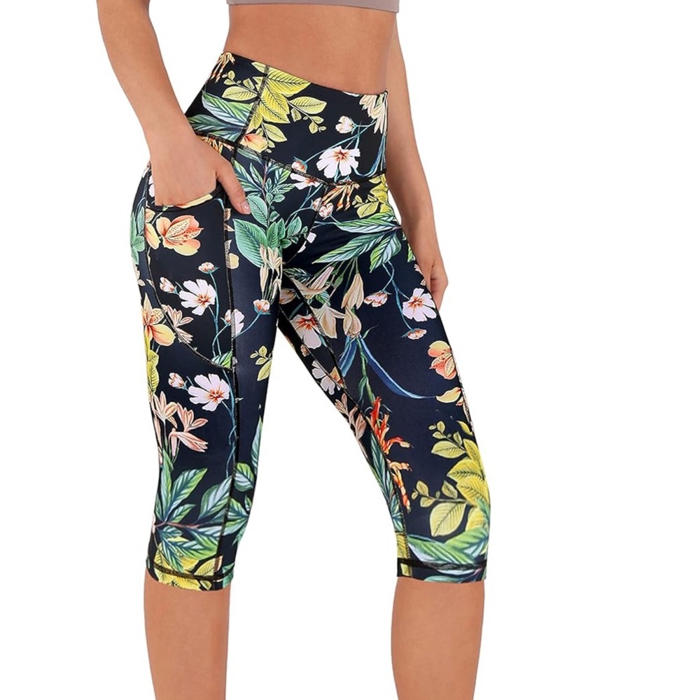 Women High Waisted Yoga Capri with Pockets - Picture 5 of 10